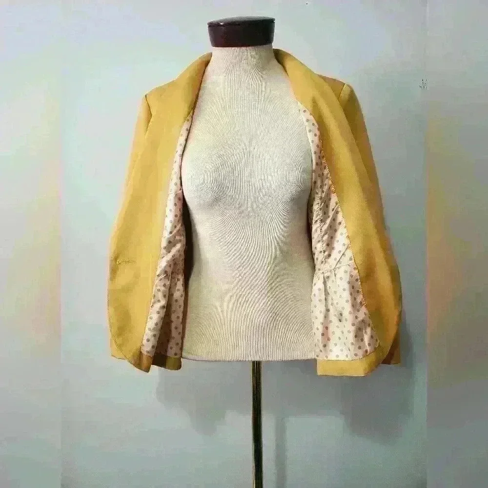 DOE & RAE mustard yellow pleated lightweight blazer.  Size medium - Picture 5 of 14